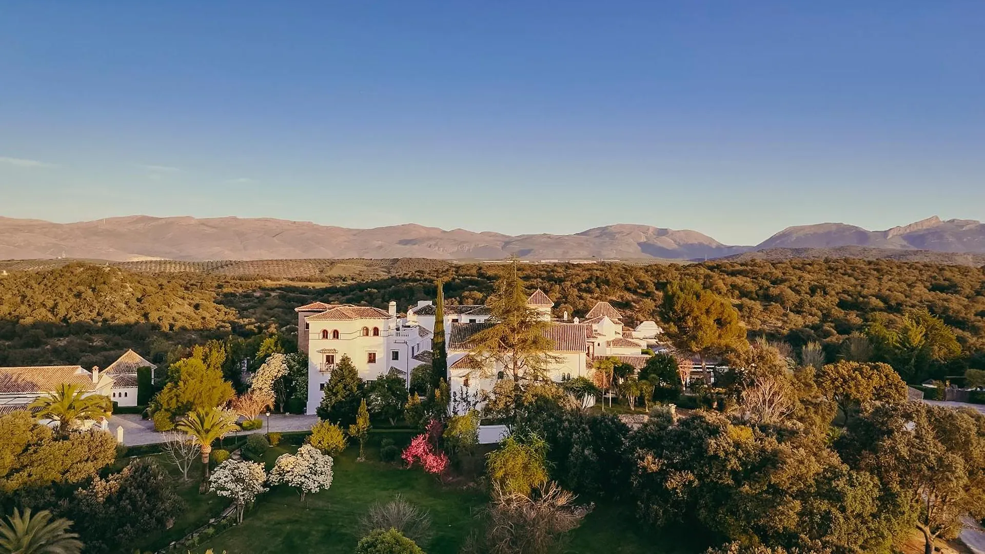 *****  La Bobadilla, A Royal Hideaway Hotel Villanueva de Tapia Spain