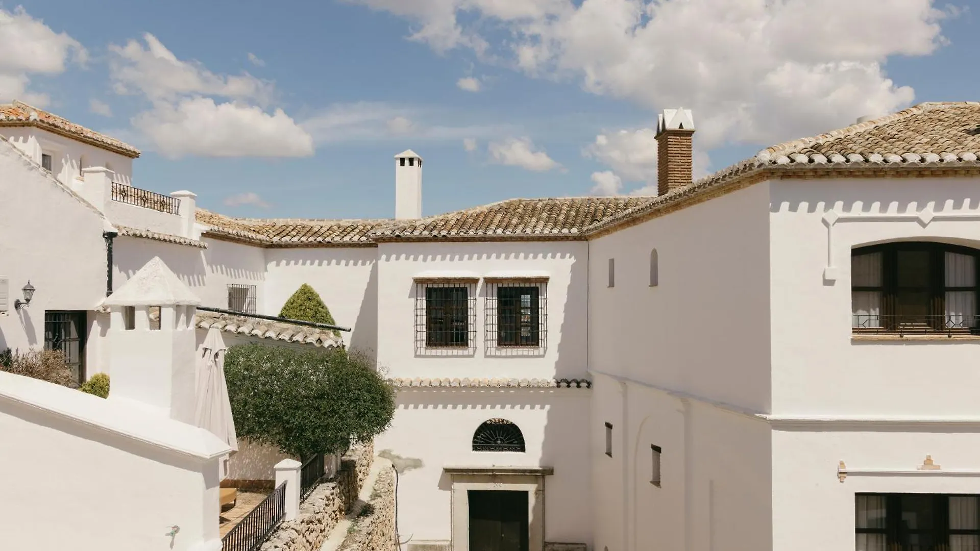 *****  La Bobadilla, A Royal Hideaway Hotel Villanueva de Tapia Spain