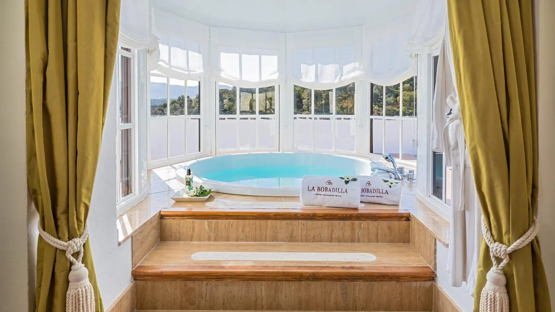 La Bobadilla, A Royal Hideaway Hotel Villanueva de Tapia