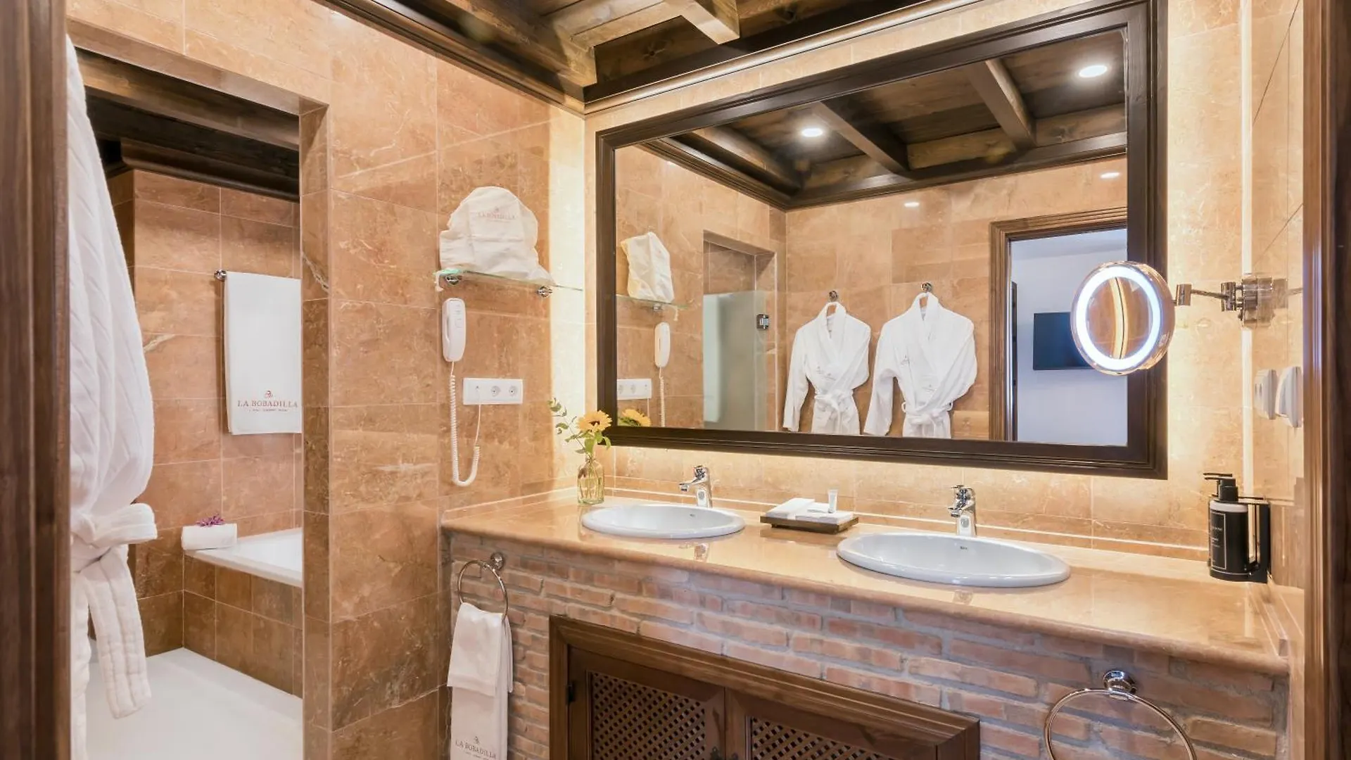 La Bobadilla, A Royal Hideaway Hotel Villanueva de Tapia