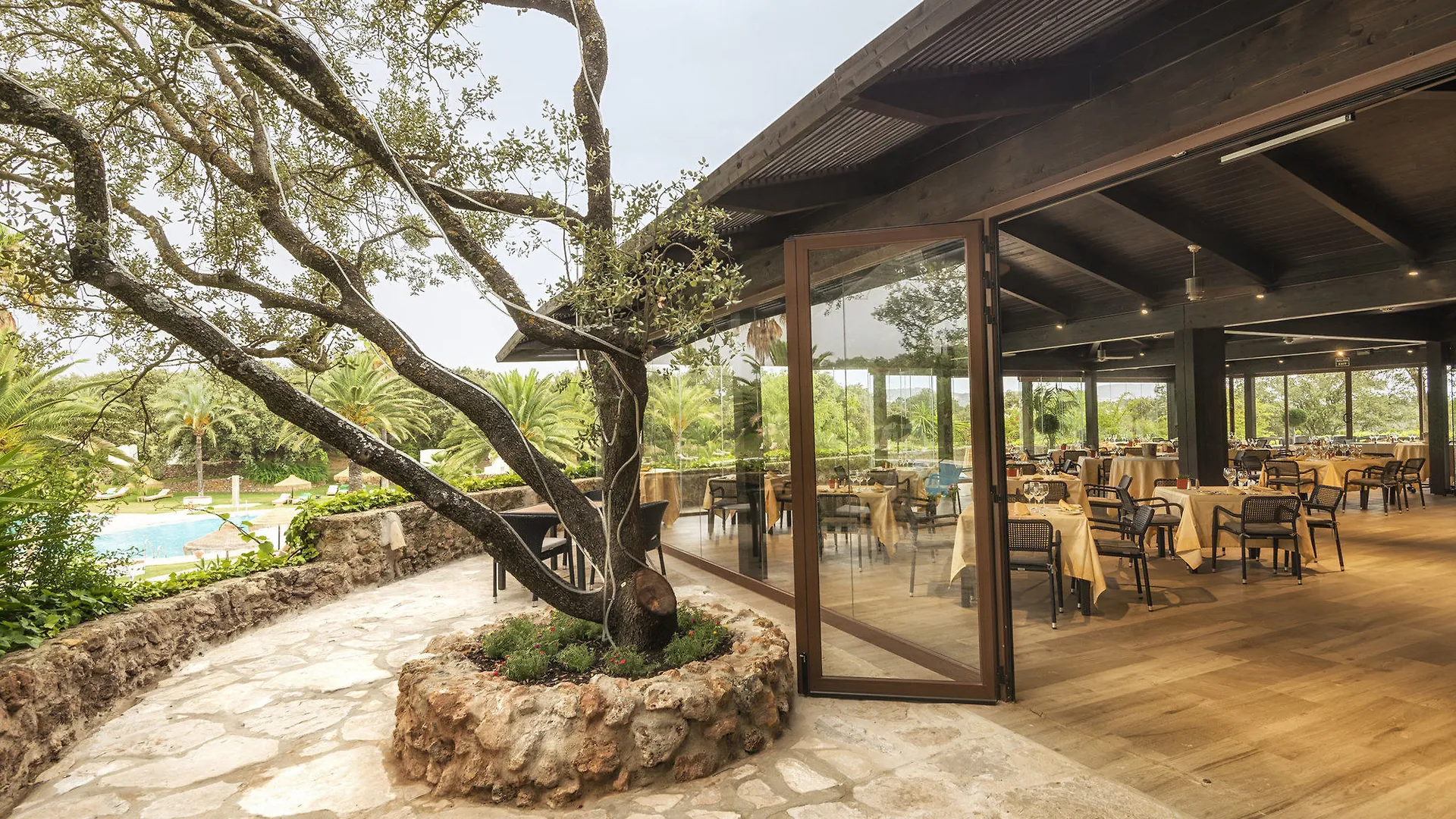 La Bobadilla, A Royal Hideaway Hotel Villanueva de Tapia